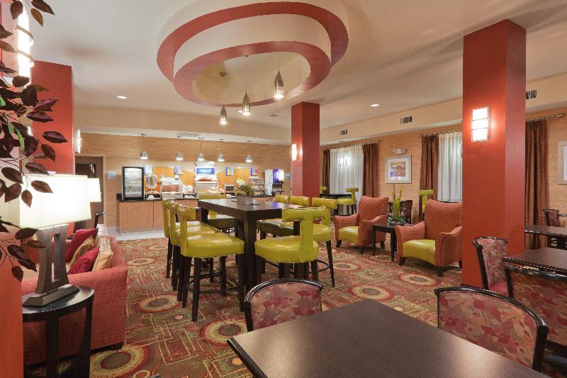 Holiday Inn Express Hotel Winona North By Ihg Exterior photo